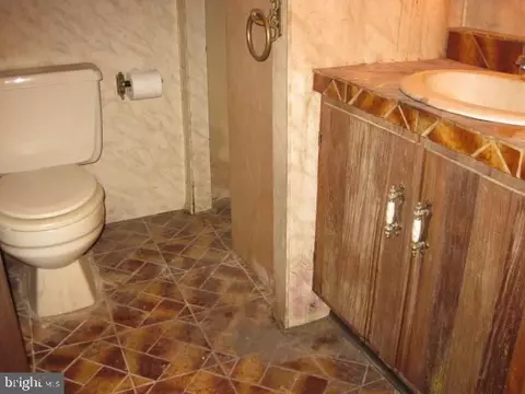 Bath - 1025 Scott Ave, Boothwyn, PA 19061 photo 4 of 4