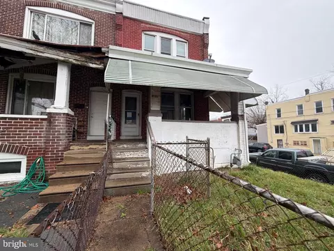 800 W 11th St, Chester, PA 19013