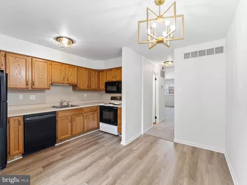 Entry Way - 1334 Rolling Glen Dr #22, Boothwyn, PA 19061 photo 1 of 1