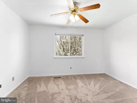 Bedroom - 1334 Rolling Glen Dr #22, Boothwyn, PA 19061 photo 3 of 4