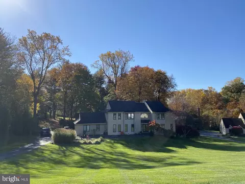 17 Jonathan Morris Cir, Media, PA 19063