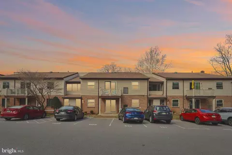 280 Bridgewater Rd #F8, Brookhaven, PA 19015