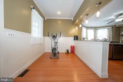 Entry Way - 240 Wadas Ave, Darby, PA 19082 photo 4 of 13