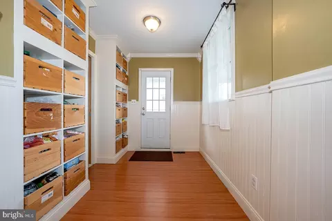 Entry Way - 240 Wadas Ave, Darby, PA 19082 photo 5 of 13