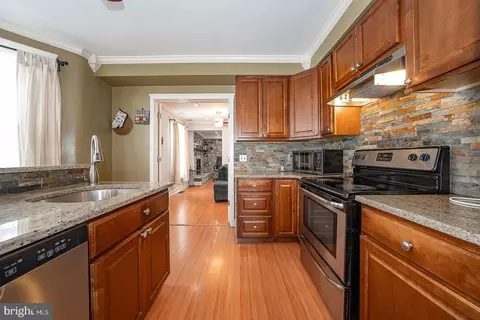Kitchen - 240 Wadas Ave, Darby, PA 19082 photo 3 of 6