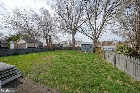 Exterior - 240 Wadas Ave, Darby, PA 19082 photo 7 of 8