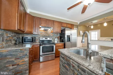Kitchen - 240 Wadas Ave, Darby, PA 19082 photo 4 of 6