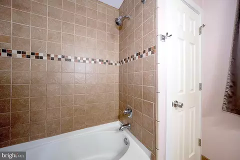 Bath - 240 Wadas Ave, Darby, PA 19082 photo 2 of 6