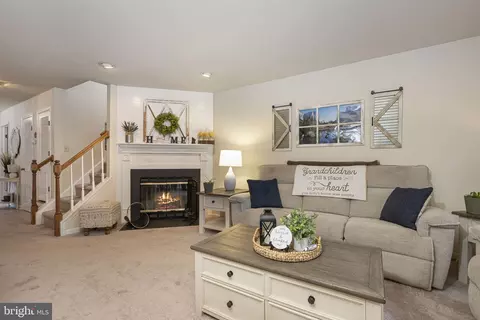 345 Danbury Ln #345, Glen Mills, PA 19342