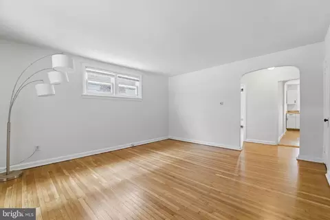 828 Fairfax Rd, Drexel Hill, PA 19026