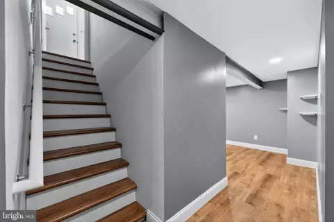 Entry Way - 20 Cedar Rd, Wallingford, PA 19086 photo 2 of 2