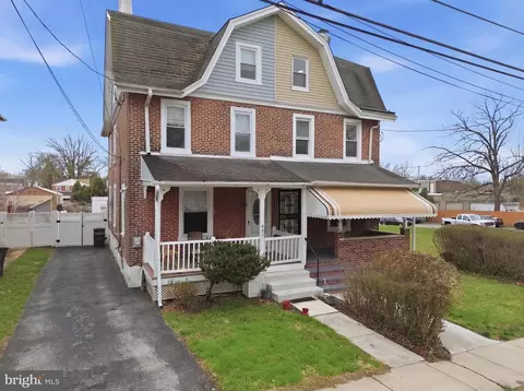 825 Aubrey Ave, Ardmore, PA 19003