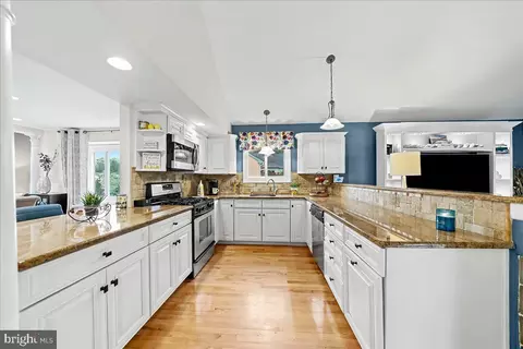 Kitchen - 474 Ridge Ln, Springfield, PA 19064 photo 1 of 2