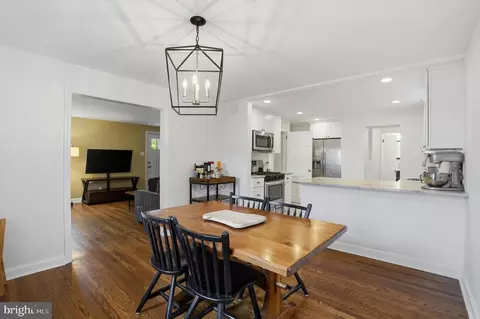 Dining - 208 Parham Rd, Springfield, PA 19064 photo 2 of 3