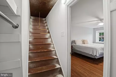 Entry Way - 208 Parham Rd, Springfield, PA 19064 photo 3 of 4