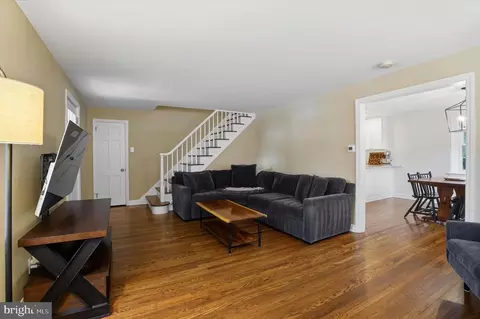 Entry Way - 208 Parham Rd, Springfield, PA 19064 photo 1 of 4