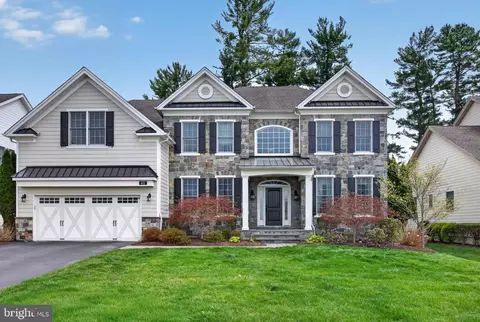 402 Park Hill Ln, Newtown Square, PA 19073