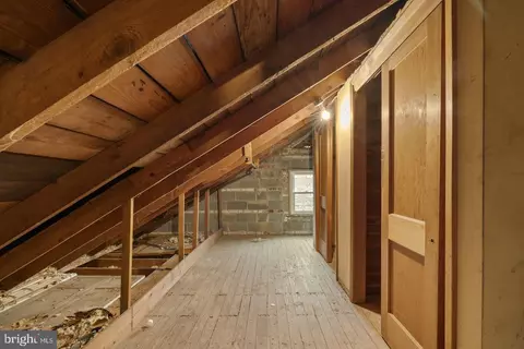 Entry Way - 46 S State Rd, Upper Darby, PA 19082 photo 6 of 6