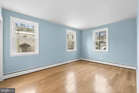 Living - 46 S State Rd, Upper Darby, PA 19082 photo 5 of 5