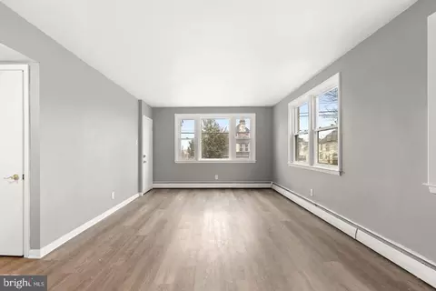 Living - 46 S State Rd, Upper Darby, PA 19082 photo 4 of 5