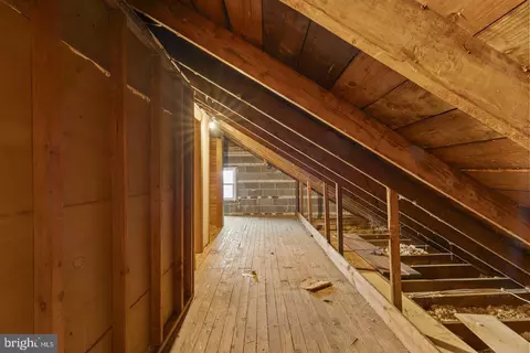 Entry Way - 46 S State Rd, Upper Darby, PA 19082 photo 5 of 6