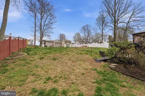 Exterior - 4050 Yorktown Dr, Ogden, PA 19061 photo 5 of 7
