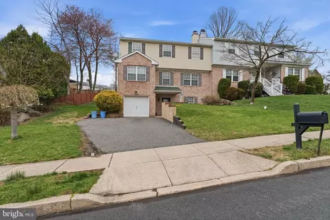Exterior - 4050 Yorktown Dr, Ogden, PA 19061 photo 2 of 7