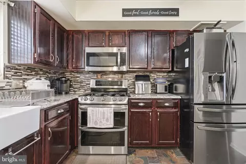 Kitchen - 4050 Yorktown Dr, Ogden, PA 19061 photo 2 of 2