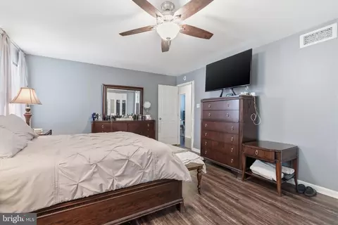 Bedroom - 4050 Yorktown Dr, Ogden, PA 19061 photo 2 of 4