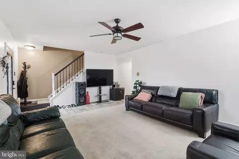 Entry Way - 4050 Yorktown Dr, Ogden, PA 19061 photo 1 of 5