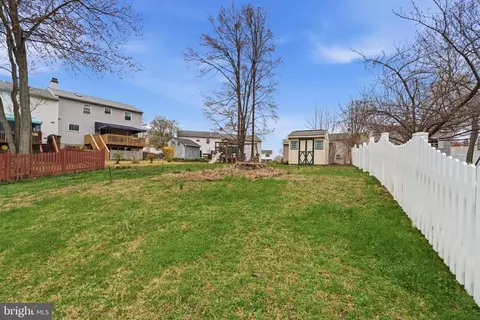 Exterior - 4050 Yorktown Dr, Ogden, PA 19061 photo 6 of 7