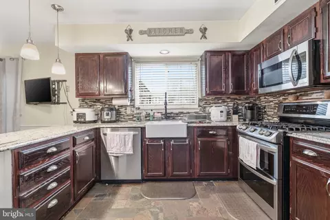 Kitchen - 4050 Yorktown Dr, Ogden, PA 19061 photo 1 of 2