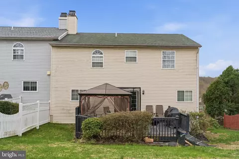 Exterior - 4050 Yorktown Dr, Ogden, PA 19061 photo 4 of 7