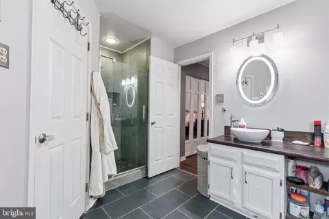 Bath - 4050 Yorktown Dr, Ogden, PA 19061 photo 2 of 4