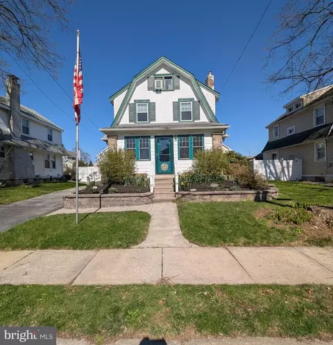 905 Edmonds Ave, Drexel Hill, PA 19026