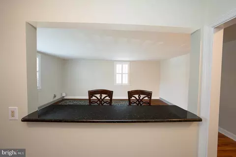 Living - 500 E Lancaster Ave #111A, Wayne, PA 19087 photo 1 of 4