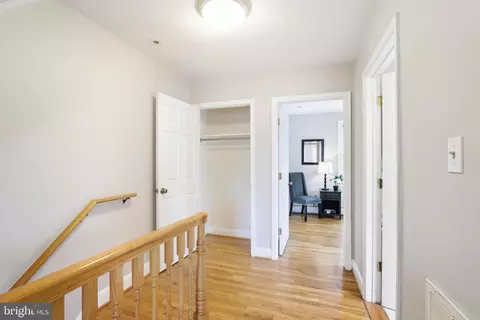 Entry Way - 205 N Aberdeen Ave, Wayne, PA 19087 photo 2 of 3