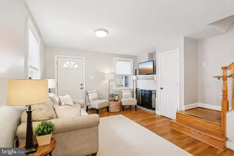 Living - 205 N Aberdeen Ave, Wayne, PA 19087 photo 1 of 1