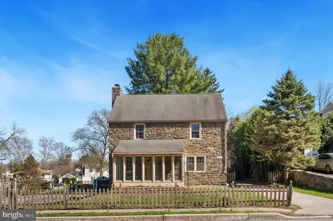 125 S Sproul Rd, Broomall, PA 19008