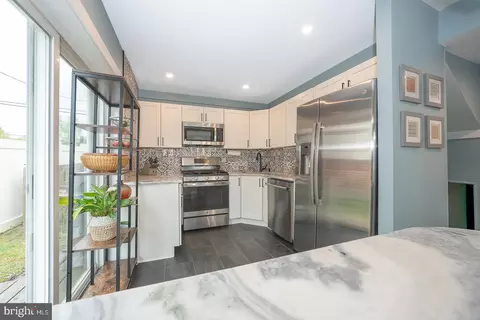 349 Glen Gary Dr, Havertown, PA 19083