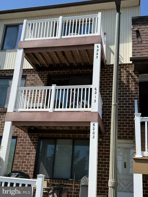 6223 Hilltop Dr #27, Brookhaven, PA 19015