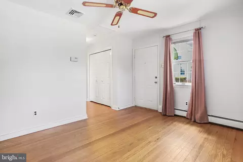 Entry Way - 242 N Rolling Rd, Springfield, PA 19064 photo 3 of 3