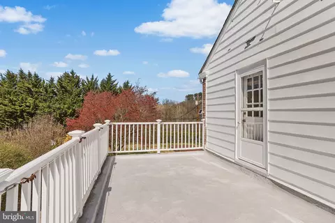 Exterior - 242 N Rolling Rd, Springfield, PA 19064 photo 3 of 9