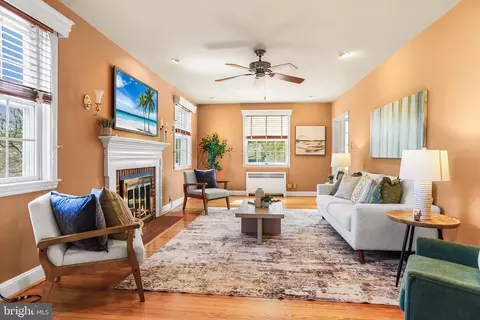 Living - 242 N Rolling Rd, Springfield, PA 19064 photo 1 of 2