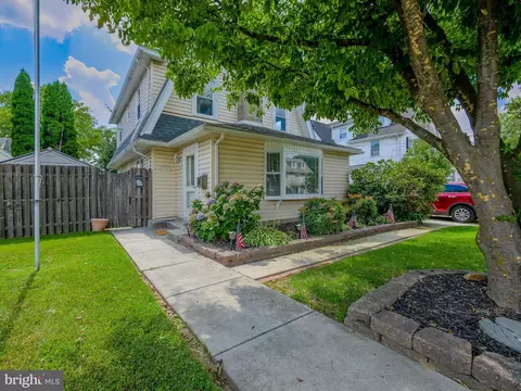 738 Foss Ave, Drexel Hill, PA 19026