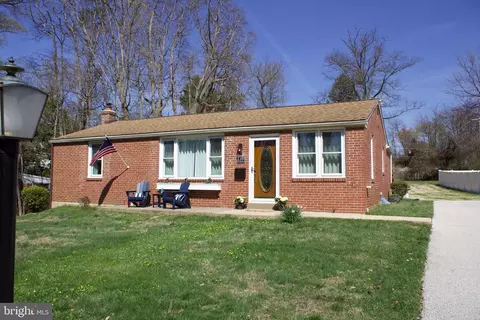 139 W Sylvan Dr, Broomall, PA 19008