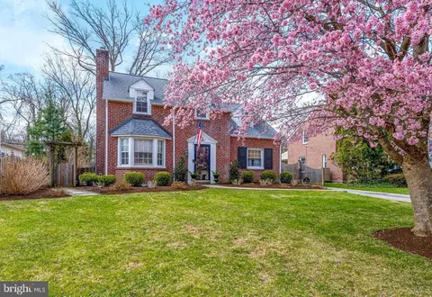 526 E Beech Tree Ln, Wayne, PA 19087