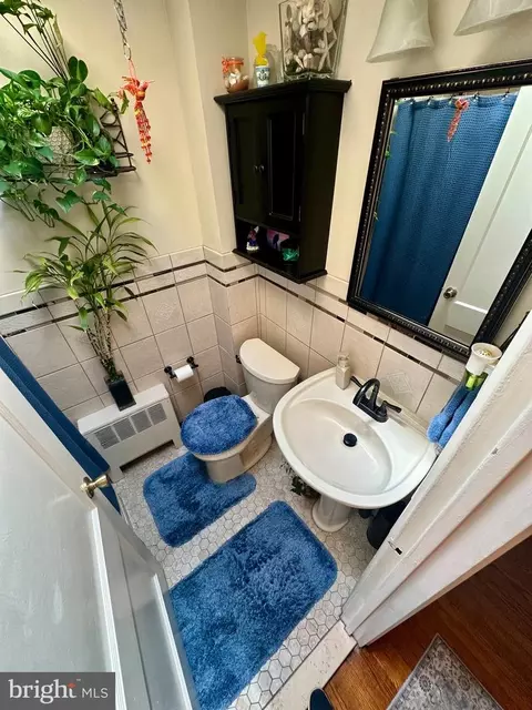 Bath - 7136 Pine St, Darby, PA 19082 photo 1 of 1