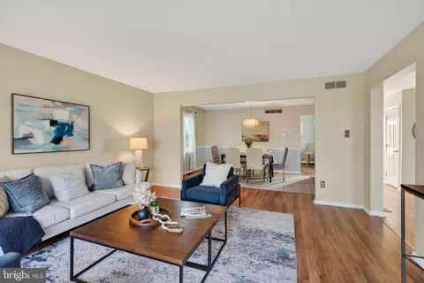 Living - 214 Bridge Rd, Ogden, PA 19061 photo 3 of 4