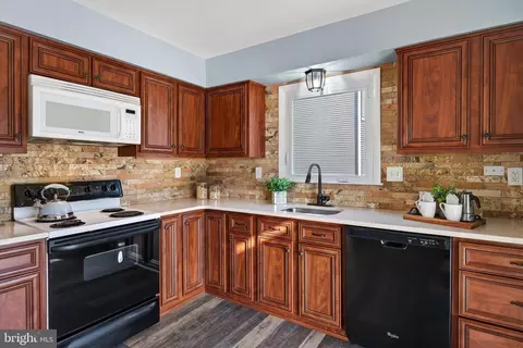 Kitchen - 214 Bridge Rd, Ogden, PA 19061 photo 3 of 3